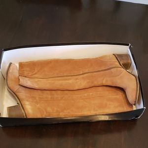 Tan suede boots with stacked heel